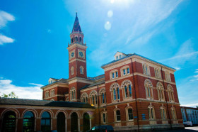 Здание школы Our World English Schools Dulwich College