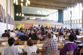 Столовая в Our World English Schools Dulwich College