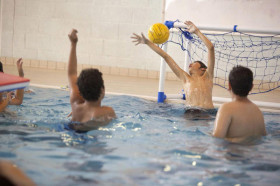 Бассейн в Our World English Schools Caterham School