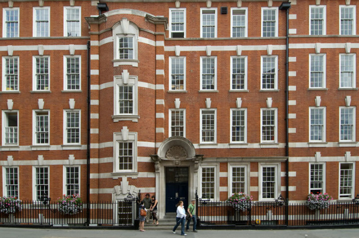 Здание школы Frances King Heythrop College