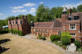 Здание школы Studio Cambridge Sir Christopher