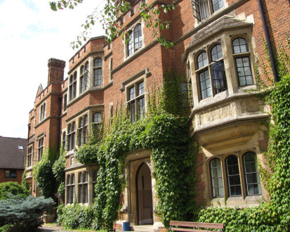 Здание школы Studio Cambridge Sir Christopher