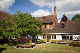 Здание школы Studio Cambridge Sir Henry