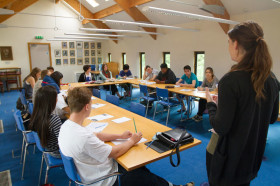 Студенты Studio Cambridge Sir Laurence на занятиях