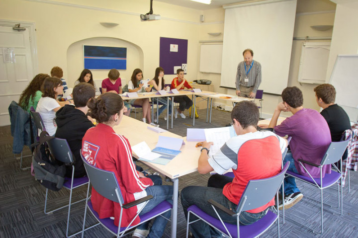 Студенты Studio Cambridge Sir Laurence на занятиях