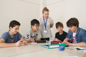 Студенты Studio Cambridge Sir Laurence на занятиях