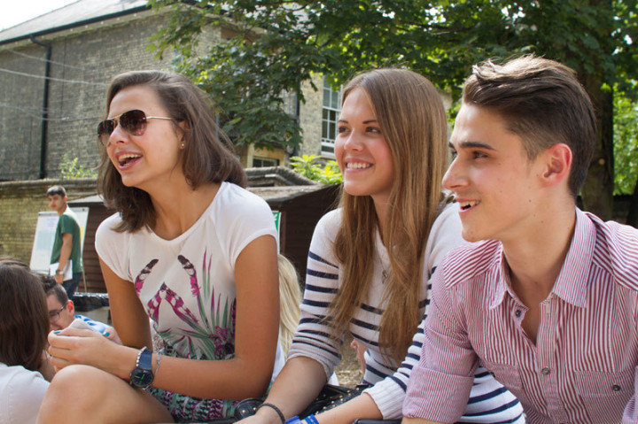 Студенты Studio Cambridge Sir Michael