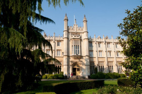 Здание школы Studio Cambridge Sir William