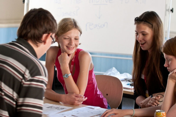 Студенты Studio Cambridge Sir William на занятиях