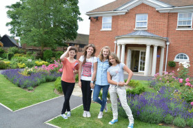 Студенты Tasis Summer School