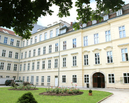 Здание школы ActiLingua Academy Holiday Course