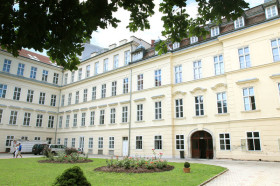 Здание школы ActiLingua Academy Holiday Course