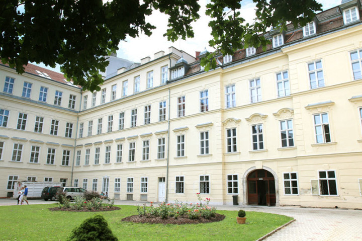 Здание школы ActiLingua Academy Holiday Course