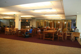 Столовая в Embassy Summer Dean College