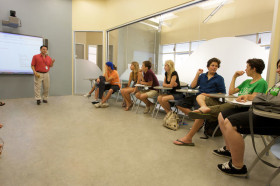 Студенты Embassy Summer Fort Lauderdale на занятиях