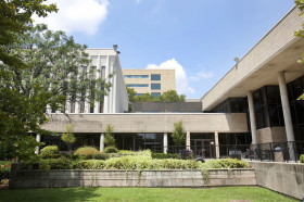 Здание школы Embassy Summer Rutgers University