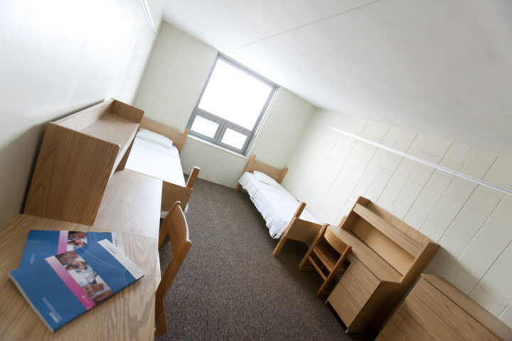 Жилая комната для студентов Embassy Summer Rutgers University