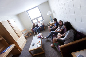 Жилая комната для студентов Embassy Summer Rutgers University