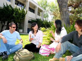 Студенты FLS Discover California