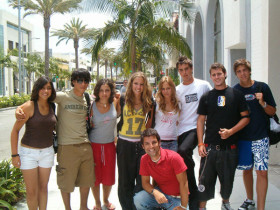 Студенты FLS Discover California на Беверли Хилз