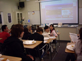 Студенты FLS Discover California на занятиях