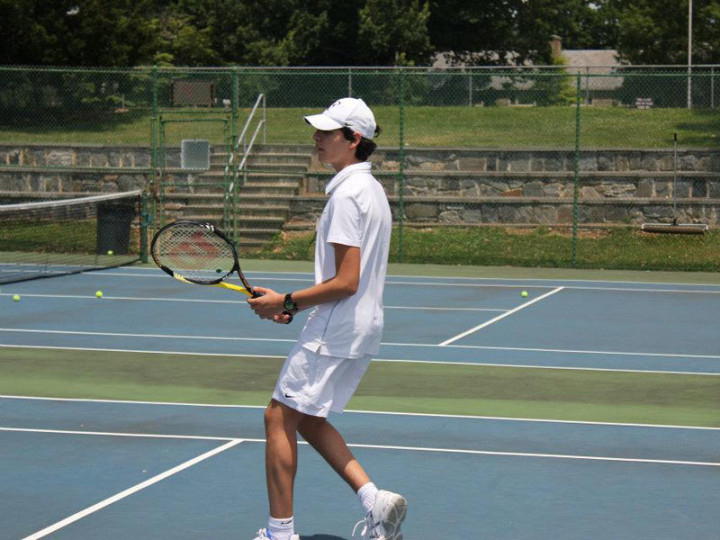 Студенты Julian Krinsky – Villanova University играют в теннис