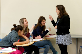 Студенты St. Giles International San Francisco Bay на занятиях