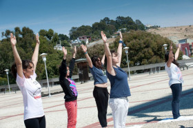 Студенты St. Giles International San Francisco Bay занимаются фитнесом