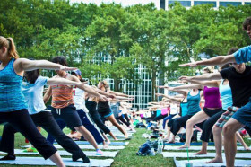 Студенты EC New York занимаются фитнесом