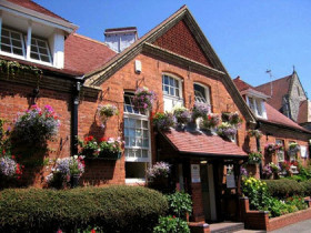 Здание школы BEET