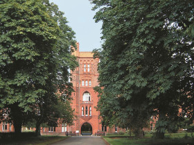 Здание школы Cambridge Law Studio