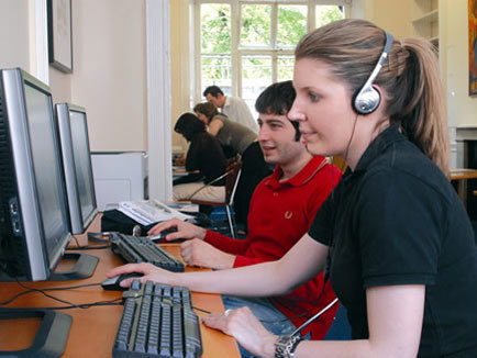 Студенты Central School of English на занятиях