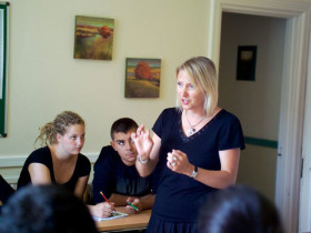 Студенты English Language Centre Brighton на занятиях