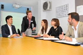 Студенты Frances King School of English на занятиях