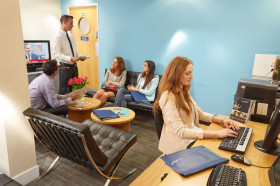 Студенты Frances King School of English на занятиях