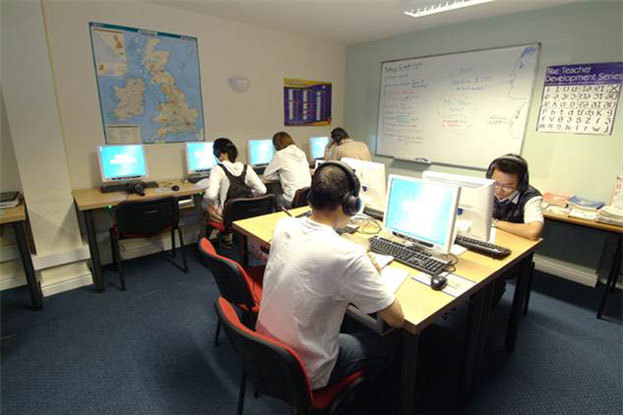 Студенты MLS International College на занятиях