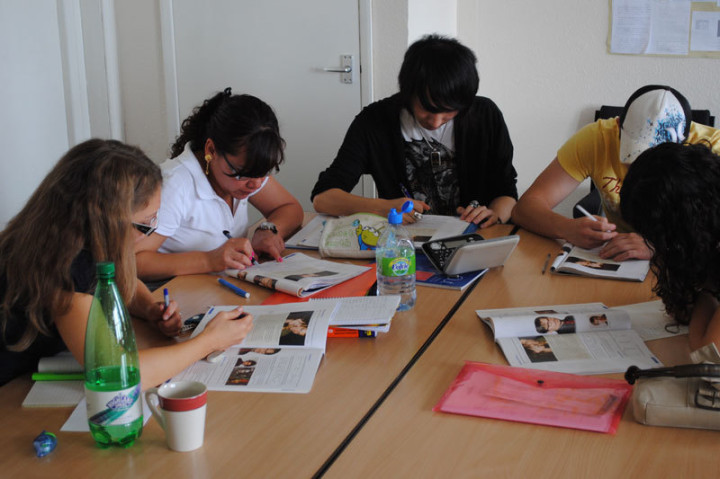 Студенты Shane Global Language Centre Hastings на занятиях