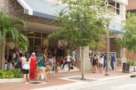 Здание школы Embassy English Fort Lauderdale