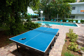 Территория отеля для проживания студентов Embassy English Fort Lauderdale