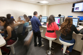 Студенты Embassy English New York на занятиях