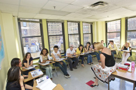 Студенты Embassy English New York на занятиях