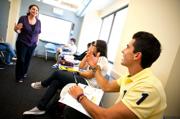 Студенты Embassy English San Francisco на занятиях