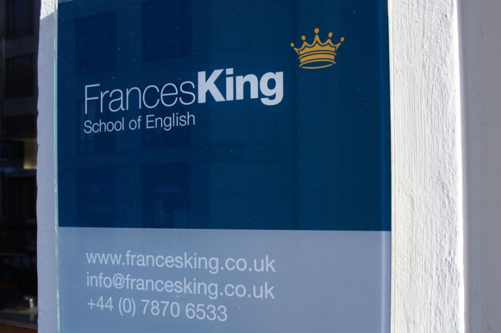 Здание школы Frances King School of English