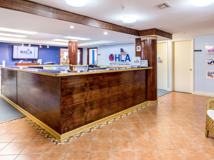 Ресепшен в Open Hearts Language Academy