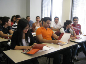 Студенты Open Hearts Language Academy на занятиях