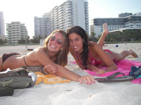 Студенты Open Hearts Language Academy на пляже