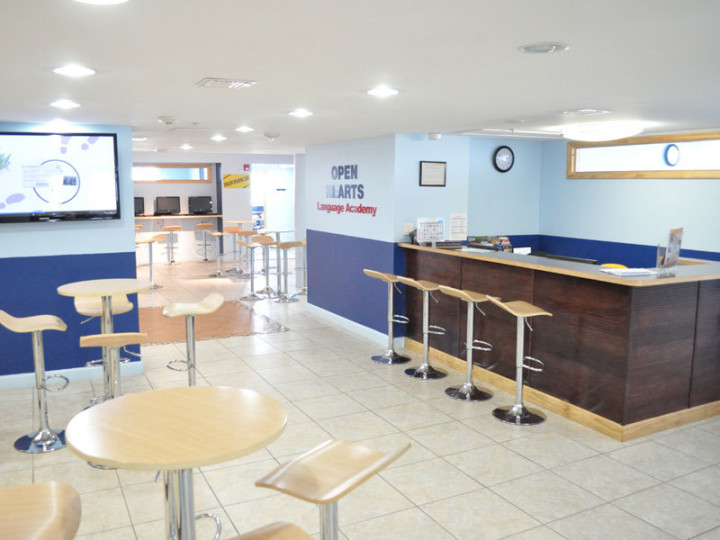 Ресепшен в Open Hearts Language Academy