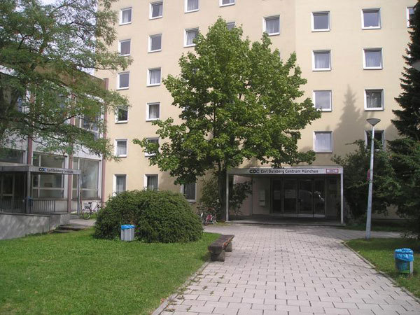 Здание школы Carl Duisberg Centren Munich