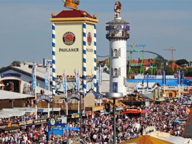 Студенты Carl Duisberg Centren Munich на Октоберфест