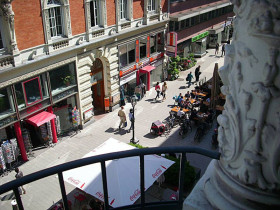 Здание школы Colon Language Center